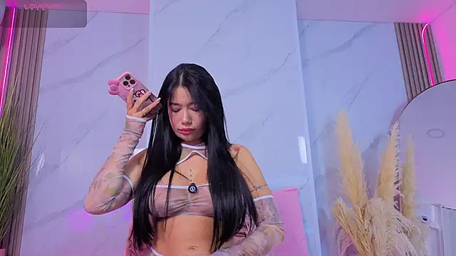 Chlooee   online show from 09/16/25, 12:44