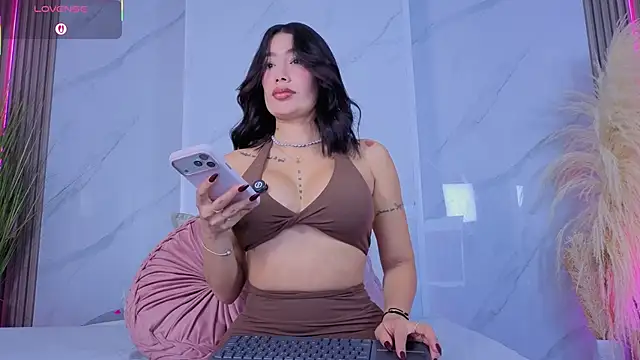 Chlooee   online show from 02/21/26, 01:29