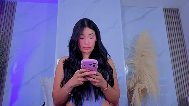 Chlooee   online show from 06/12/26, 01:58