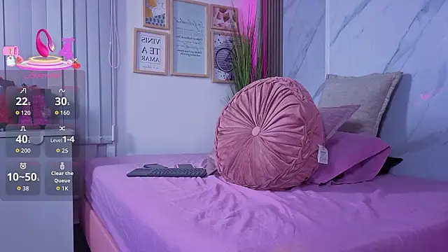 Chlooee   online show from 03/28/26, 03:07