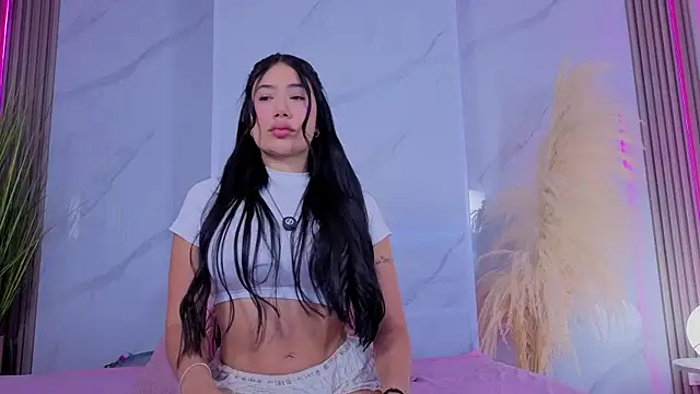 Chlooee   online show from 04/14/26, 02:16