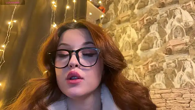 Snapshot of LaurenRossss chatting on 01/31/25, 02:04 LaurenRossss online show from 01/31/25, 02:04