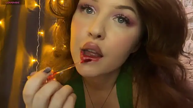 Snapshot of LaurenRossss chatting on 03/13/25, 01:43 LaurenRossss online show from 03/13/25, 01:43