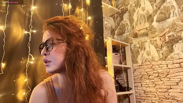 Snapshot of LaurenRossss chatting on 02/06/25, 10:32 LaurenRossss online show from 02/06/25, 10:32