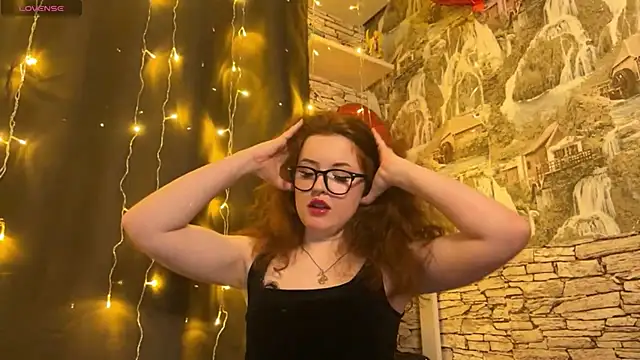 Snapshot of LaurenRossss chatting on 02/11/25, 01:52 LaurenRossss online show from 02/11/25, 01:52