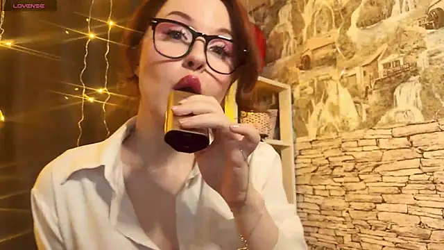 Snapshot of LaurenRossss chatting on 02/12/25, 10:48 LaurenRossss online show from 02/12/25, 10:48