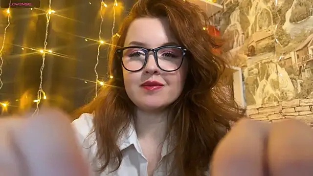 Snapshot of LaurenRossss chatting on 02/13/25, 02:12 LaurenRossss online show from 02/13/25, 02:12