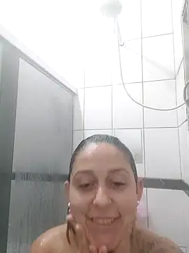 Snapshot of baixinhaloira chatting on 12/15/24, 12:18 baixinhaloira online show from 12/15/24, 12:18