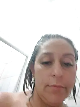 Snapshot of baixinhaloira chatting on 02/21/25, 01:33 baixinhaloira online show from 02/21/25, 01:33