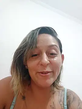 Snapshot of baixinhaloira chatting on 01/22/25, 03:20 baixinhaloira online show from 01/22/25, 03:20