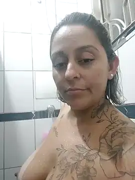 Snapshot of baixinhaloira chatting on 12/17/24, 04:56 baixinhaloira online show from 12/17/24, 04:56