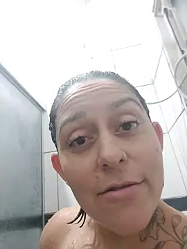 Snapshot of baixinhaloira chatting on 12/31/24, 12:32 baixinhaloira online show from 12/31/24, 12:32