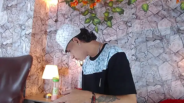 Samuel Hilton online show from 12/15/24, 04:29