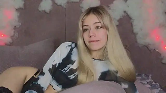 Snapshot of STELLA_RICH chatting on 02/22/25, 03:56 STELLA RICH online show from 02/22/25, 03:56