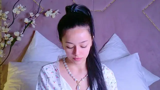 STELLA RICH online show from 10/28/25, 08:08