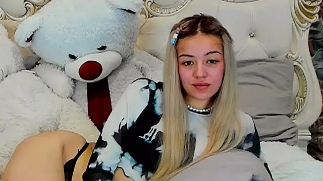 Snapshot of STELLA_RICH chatting on 02/25/25, 12:25 STELLA RICH online show from 02/25/25, 12:25