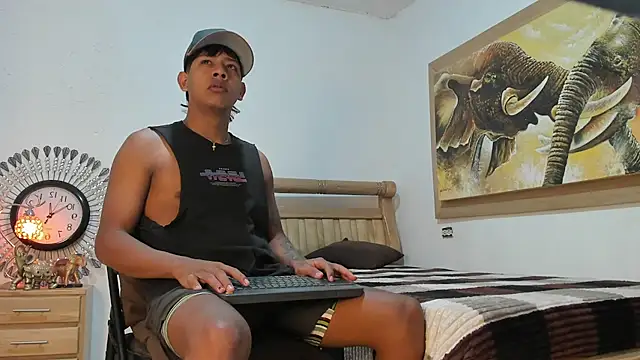 mr stiven  online show from 04/13/26, 02:59