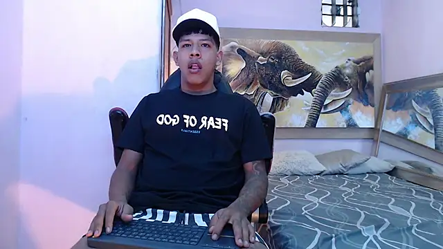 Snapshot of mr_stiven_ chatting on 03/23/25, 02:15 mr stiven  online show from 03/23/25, 02:15