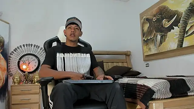 mr stiven  online show from 03/24/26, 03:06