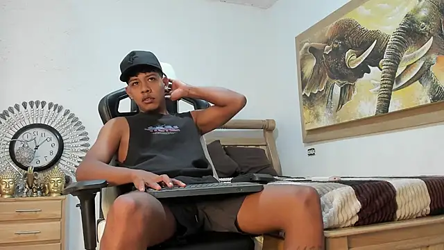 mr stiven  online show from 03/23/26, 02:44