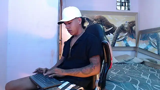 Snapshot of mr_stiven_ chatting on 03/23/25, 05:21 mr stiven  online show from 03/23/25, 05:21