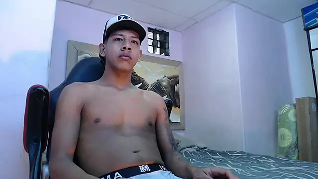 Snapshot of mr_stiven_ chatting on 03/03/25, 02:54 mr stiven  online show from 03/03/25, 02:54