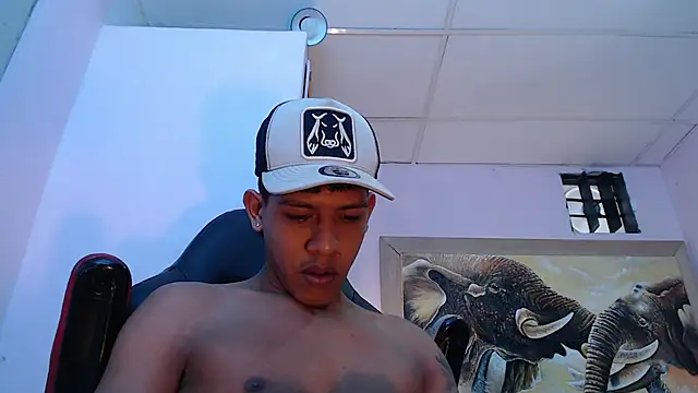 Snapshot of mr_stiven_ chatting on 02/19/25, 06:22 mr stiven  online show from 02/19/25, 06:22