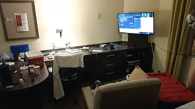 Twowellshapedheads online show from 09/10/25, 05:28