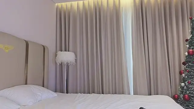 Snapshot of Akina_starr chatting on 01/15/26, 05:11 Akina starr online show from 01/15/26, 05:11