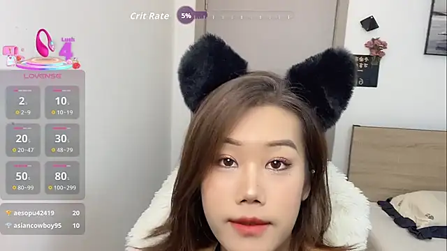 Snapshot of Bella-LL chatting on 09/15/25, 03:45 Bella-LL online show from 09/15/25, 03:45