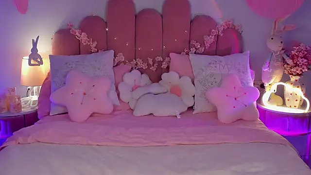 ElsaYoung online show from 04/02/26, 07:20