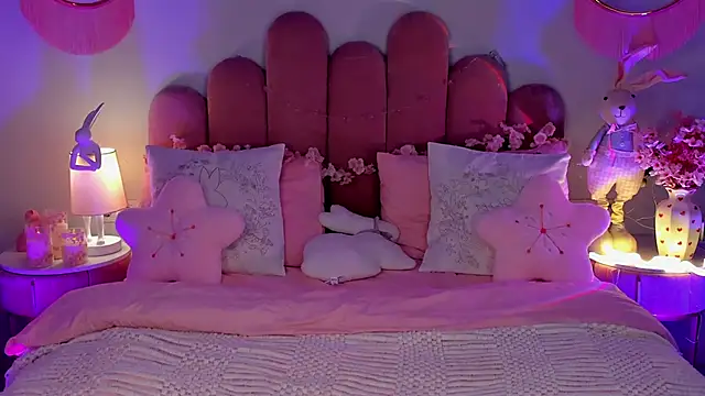 ElsaYoung online show from 04/11/26, 07:17