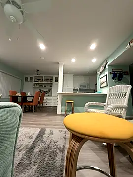 Texascoastedger online show from 10/15/25, 08:55