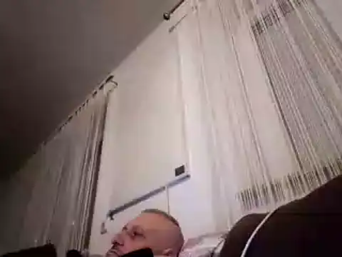 Husoban online show from 11/16/25, 04:34