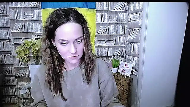 Snapshot of Lina_Star_S chatting on 12/16/25, 02:32 Lina Star S online show from 12/16/25, 02:32