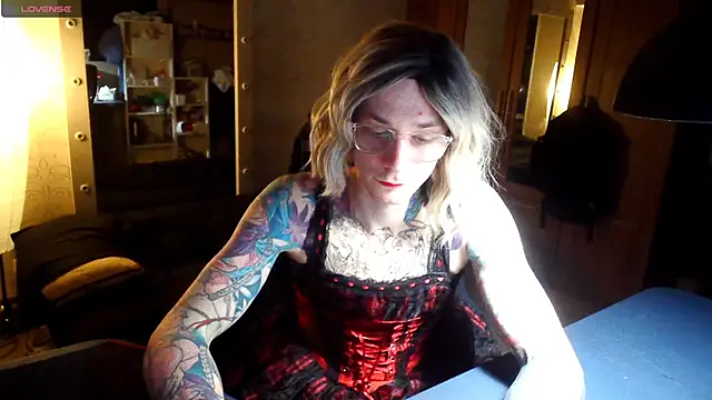 Julia dolls online show from 03/17/26, 06:22