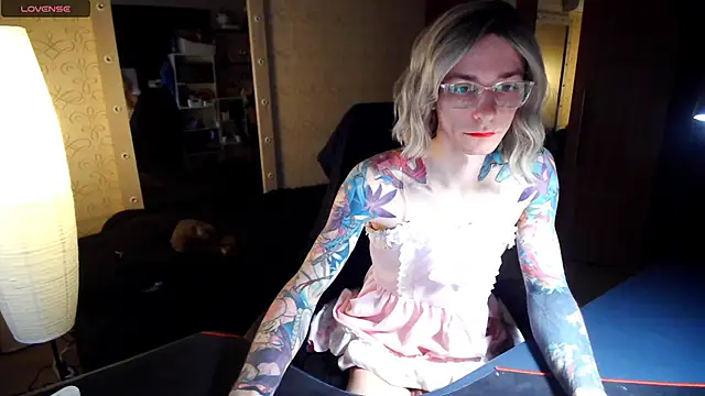 Julia dolls online show from 10/01/25, 09:03