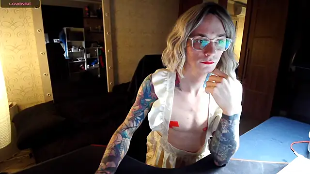 Julia dolls online show from 11/06/25, 06:12