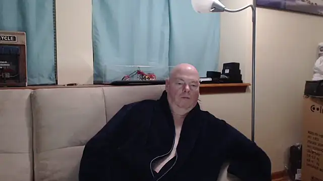 harley99574 online show from 10/28/25, 10:14