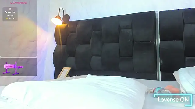 Camila  Gomez online show from 10/06/25, 12:28