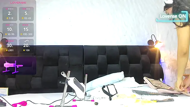 Camila  Gomez online show from 11/28/25, 12:38