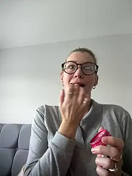 Englishhotwife4u online show from 12/14/24, 10:56