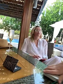 Englishhotwife4u online show from 12/30/24, 12:31