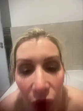 Englishhotwife4u online show from 12/21/24, 03:09