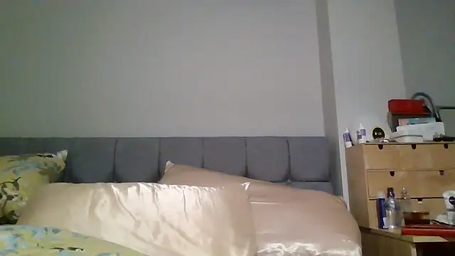 Englishhotwife4u online show from 12/27/24, 09:32