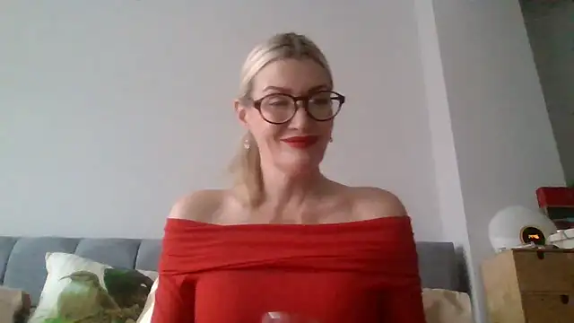 Englishhotwife4u online show from 12/23/24, 02:50
