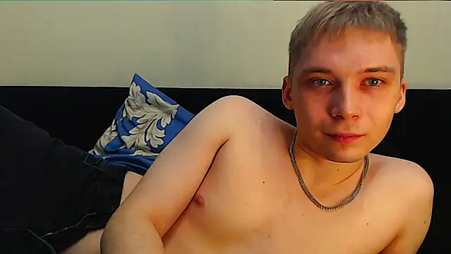 Snapshot of __sugarrebit chatting on 02/10/25, 08:00   sugarrebit online show from 02/10/25, 08:00