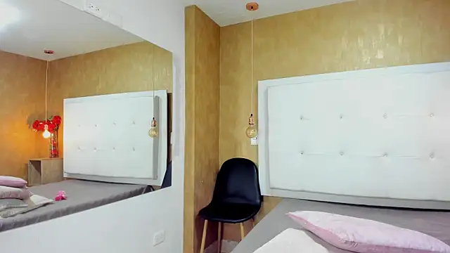 Milaspetite online show from 11/28/25, 10:21