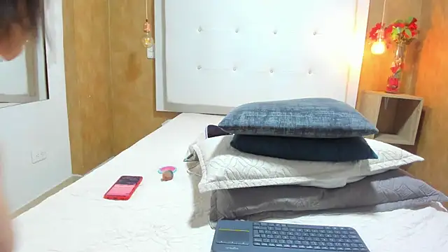 Milaspetite online show from 03/23/26, 08:19