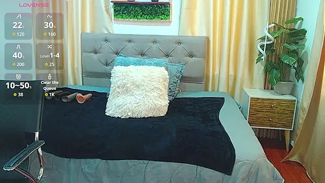 Snapshot of sasi_luna chatting on 12/17/25, 02:33 sasi luna online show from 12/17/25, 02:33